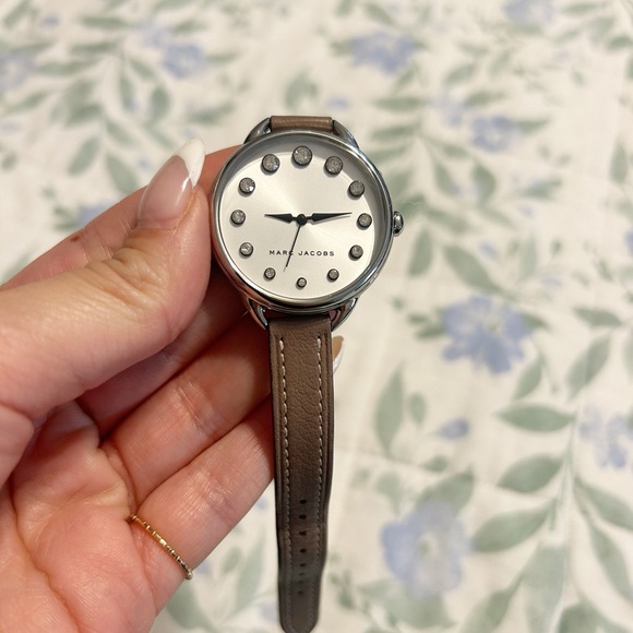 Marc Jacobs Brown Leather Watch - Picture 2 of 5